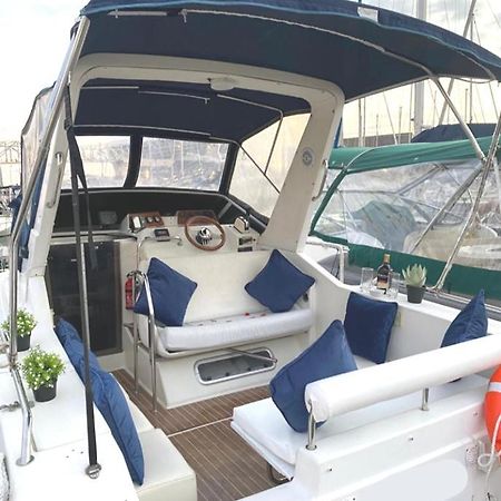 El Barco De Las Fiestas Sant Adria de Besos Exterior photo