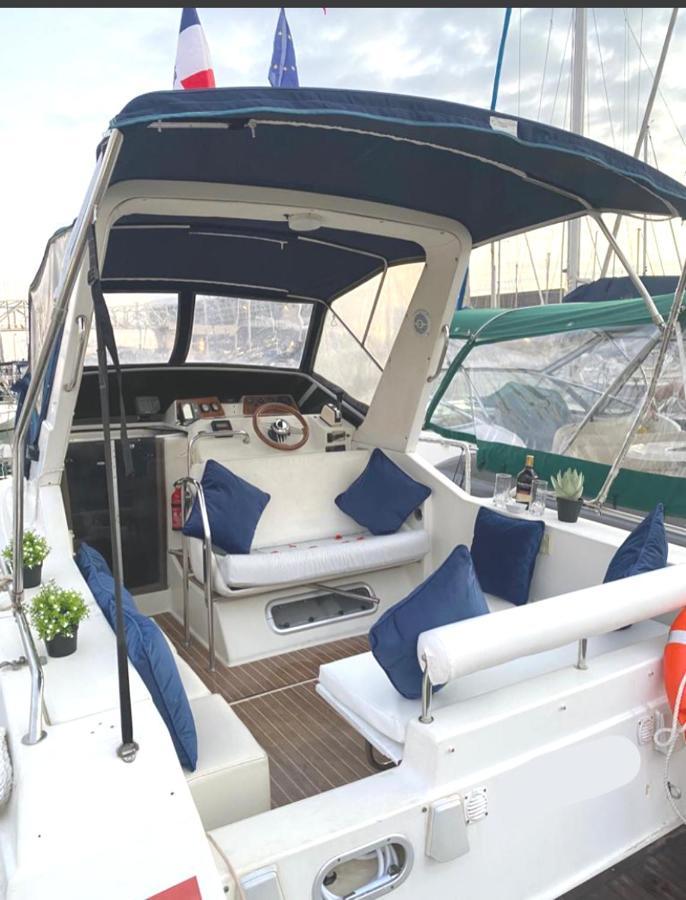 El Barco De Las Fiestas Sant Adria de Besos Exterior photo
